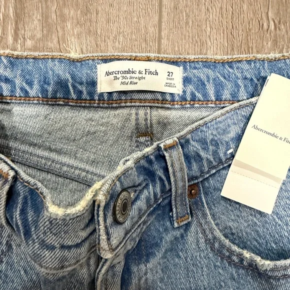 A&F The 90’s straight mid rise Jean - Picture 4 of 4